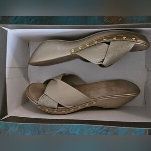 Elegant Cole Haan Gold Wedge Sandals Sz 7.5